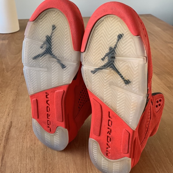 Jordan 5 Retro Red Suede GS - Picture 10 of 16